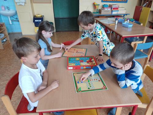 Člověče nezlob se!